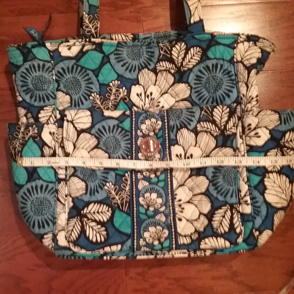 Large Vera Bradley tote purse blue green flowered like new